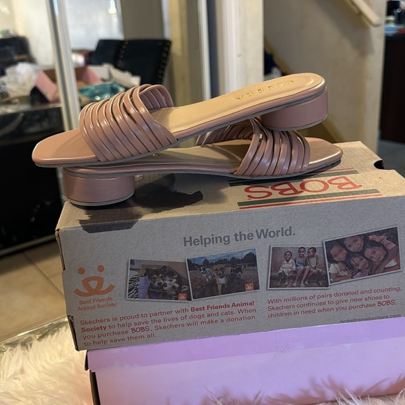 LOW HEEL SLIPPERS NEW NEVER WORN - Picture 3 of 3